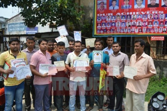 Violation in recruitment of 384 posts under â€˜Civil-Defence Reservation Policyâ€™ hits state again : Deprived youths protested in front of DM office, challenged to beat Tripura Govt. at High Court 
